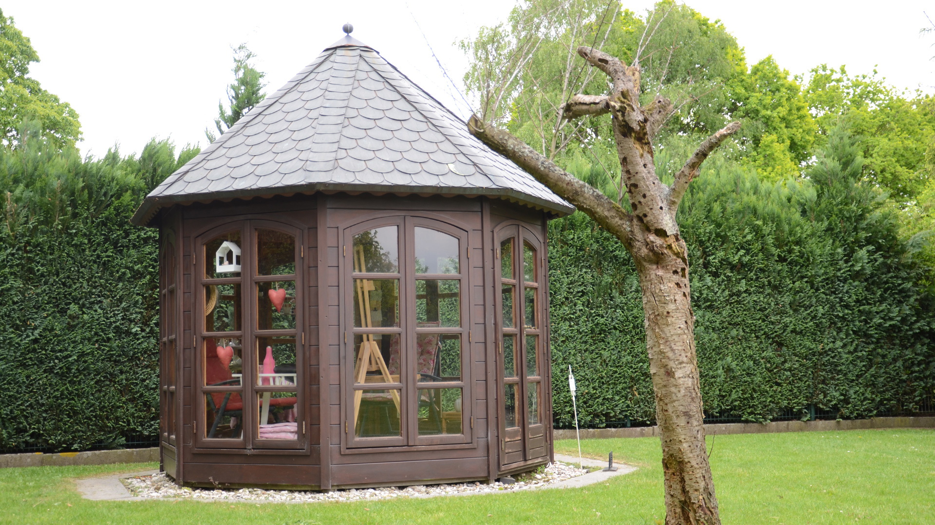 Teehaus im Garten